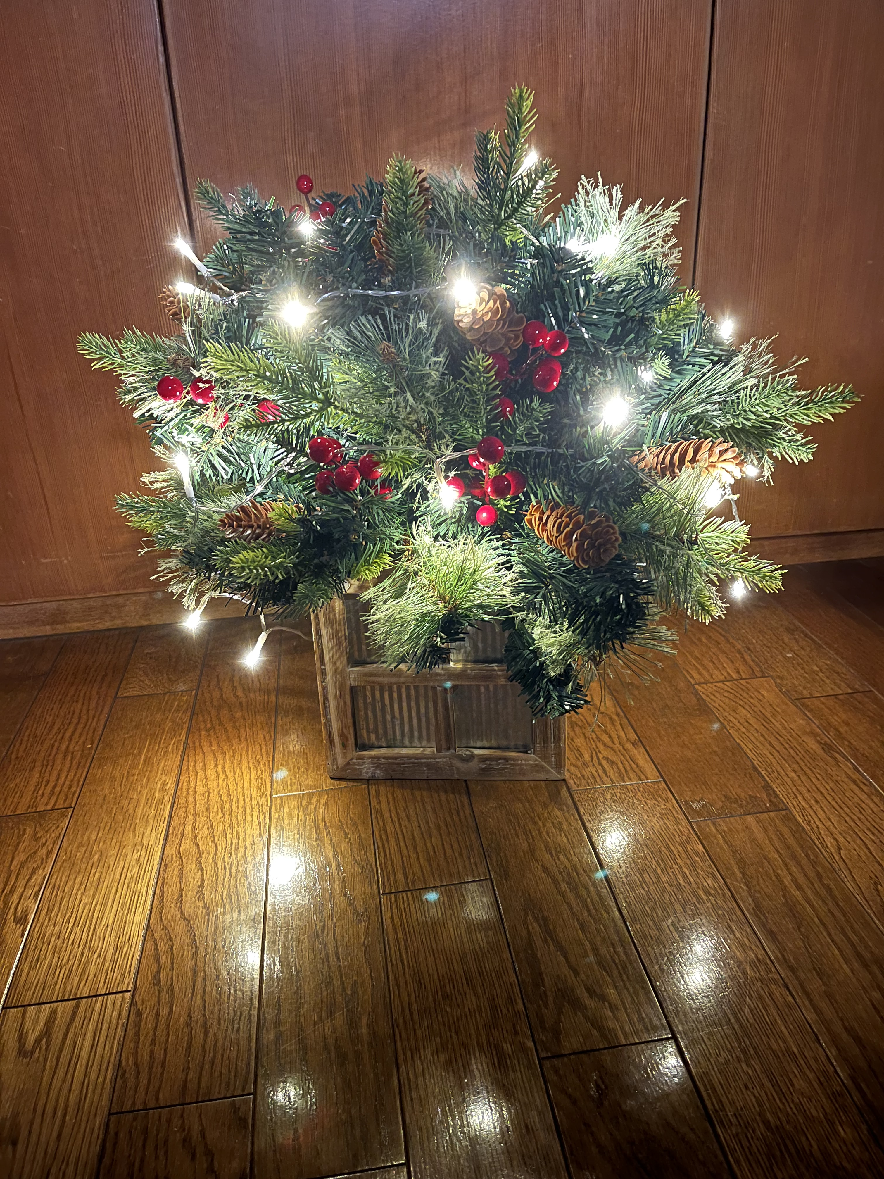 ロッジのクリスマスツリー - 画像 (9)